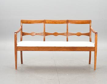 SOFFA, Karl-Johanstil, 1900 talets första hälft.