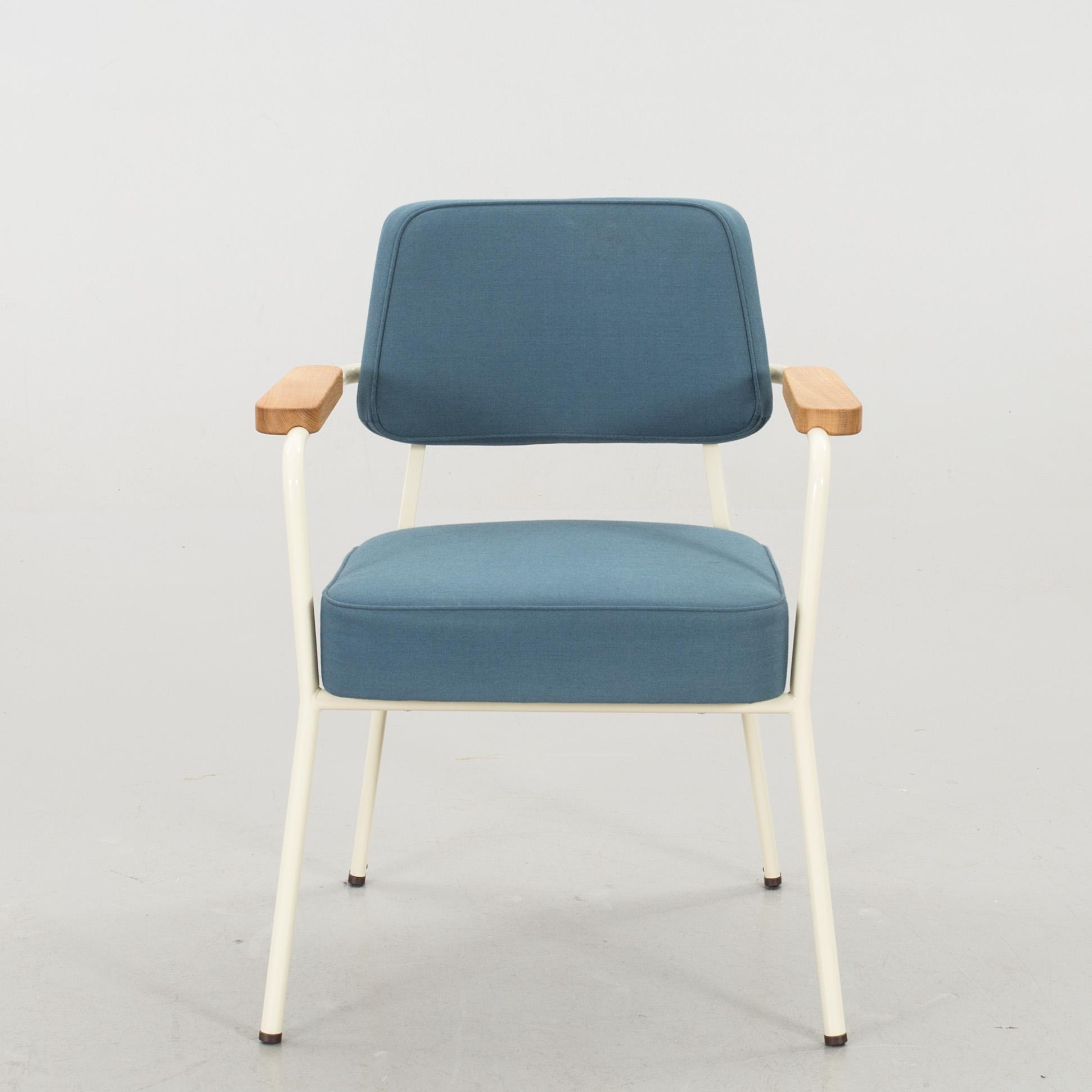 JEAN PROUVÉ, fåtölj "Direction" för Vitra daterad 2017.