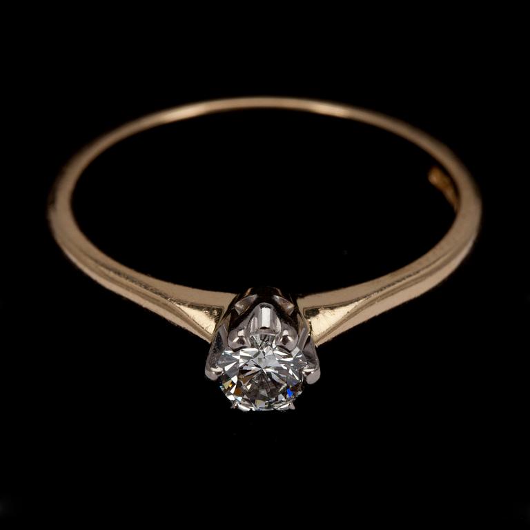 RING, guld 18K, briljantslipad diamant 0,22 ct, A. Tillander. Vikt 17 g. Intyg Tillander.