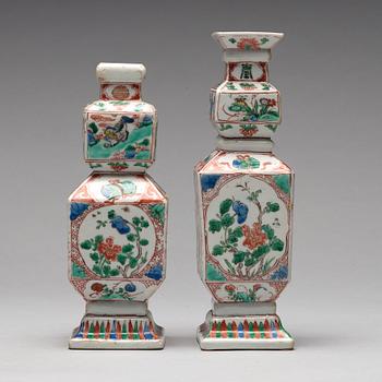 Two famille verte vases, Qing dynasty, Kangxi (1662-1722).