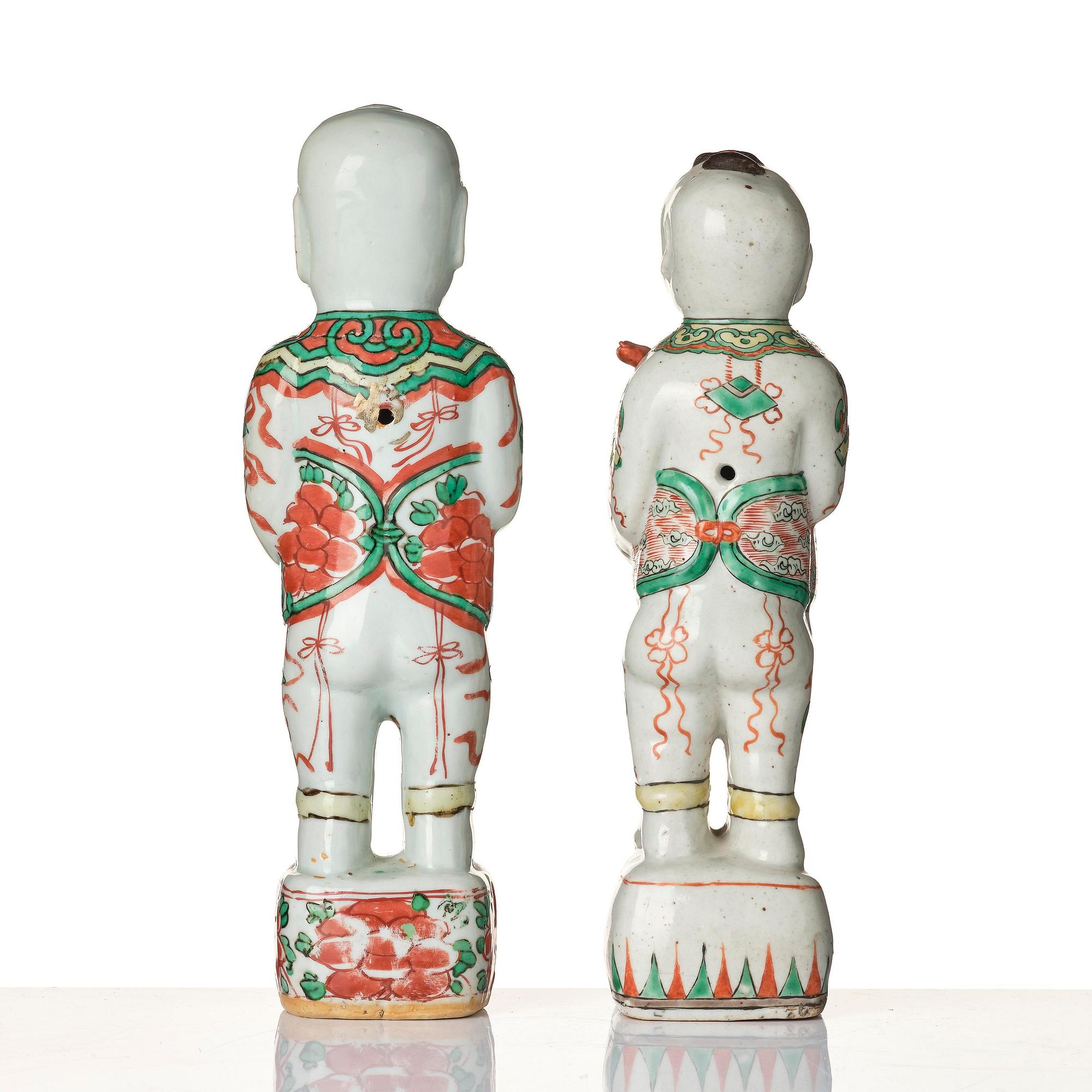 Figuriner, två stycken, porslin. Qingdynastin, Kangxi (1662-1722).