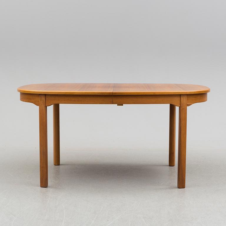 CARL MALMSTEN, matbord, tre iläggsskivor, "Ambassadör", för Åfors Möbelfabrik, 1900-talets andra hälft.