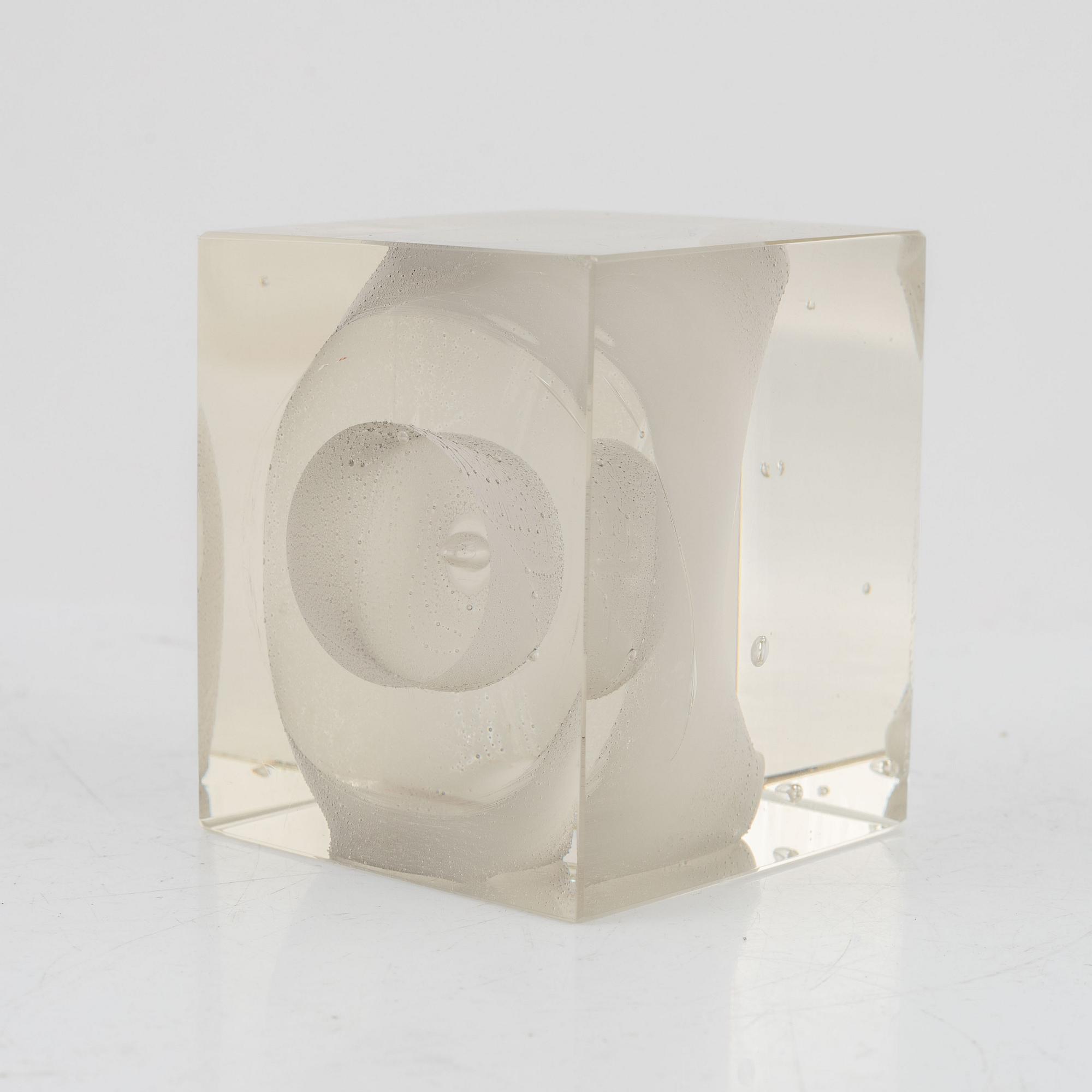 Oiva Toikka, cube, Nuttajärvi Notsjö, Finland.