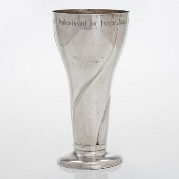 Fazerin kiertopokaali/maljakko 1913, saksalaiset leimat.