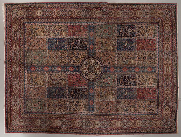 MATTA, semiantik, Täbris, ca 378 x 292 cm.