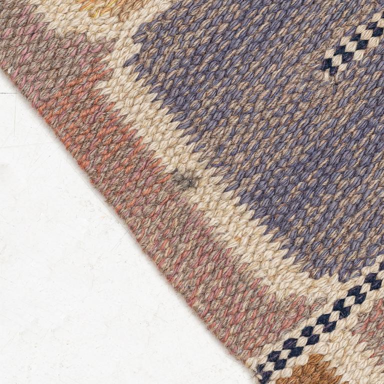 Märta Måås-Fjetterström, a carpet "Shell", flat weave, ca 176 x 90 cm, signed AB MMF.