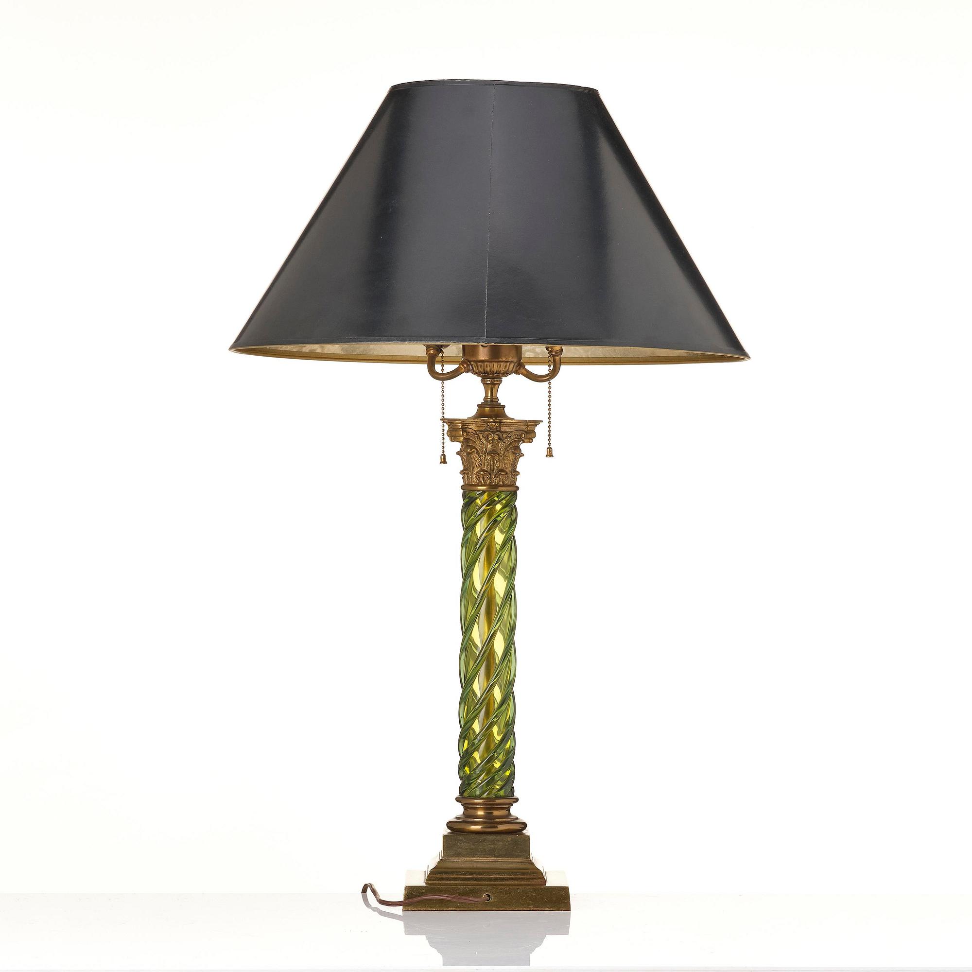 Bordslampa, omkring år 1900, Empirestil.