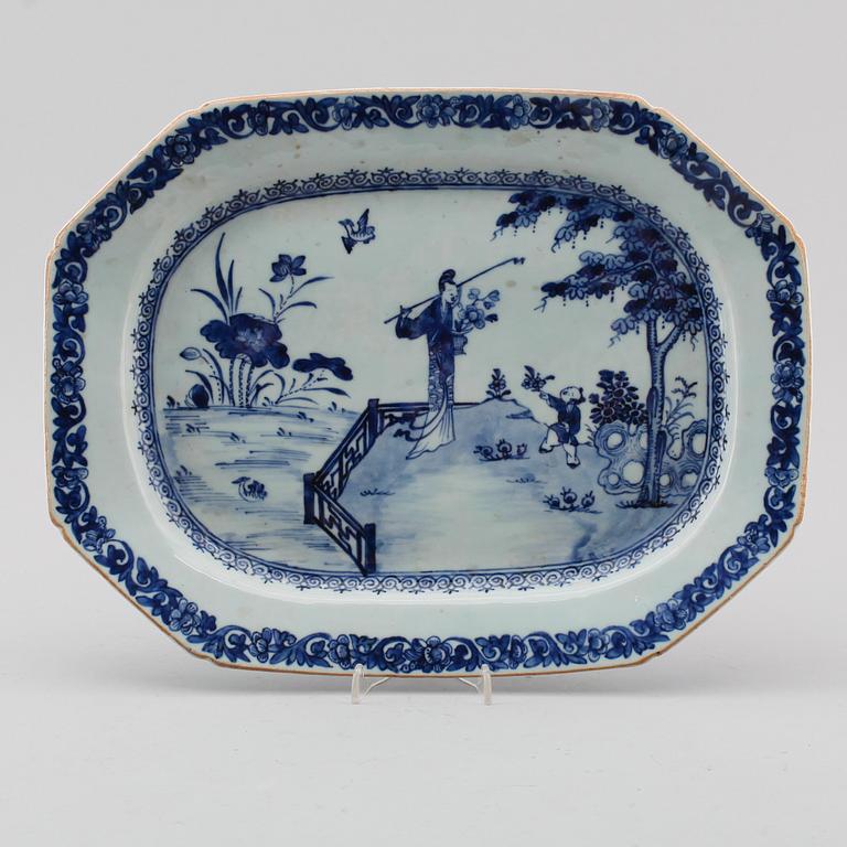 STEKFAT, porslin, Kina, Qianlong 1736-1795.
