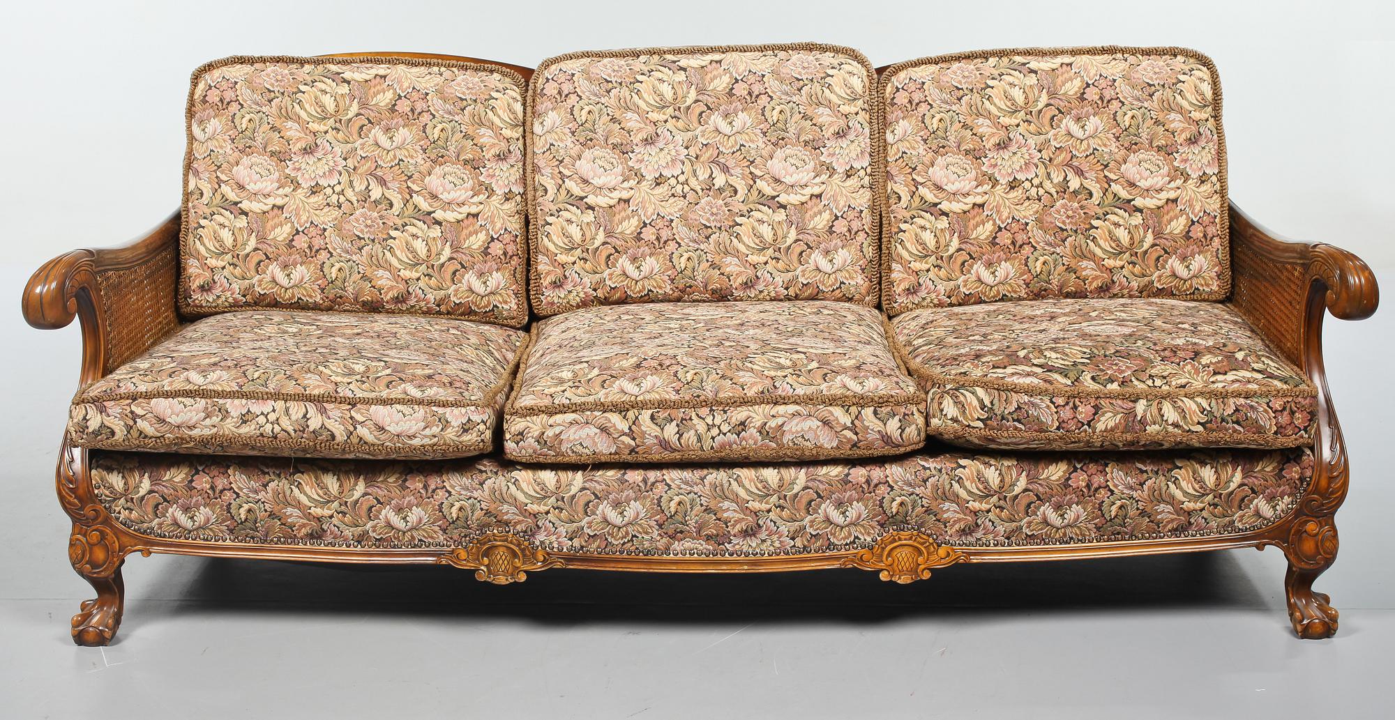 SOFFA, chippendalestil, omkring 1900-talets mitt.