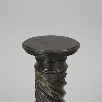 A MARBLE PEDESTAL, late 19th century.