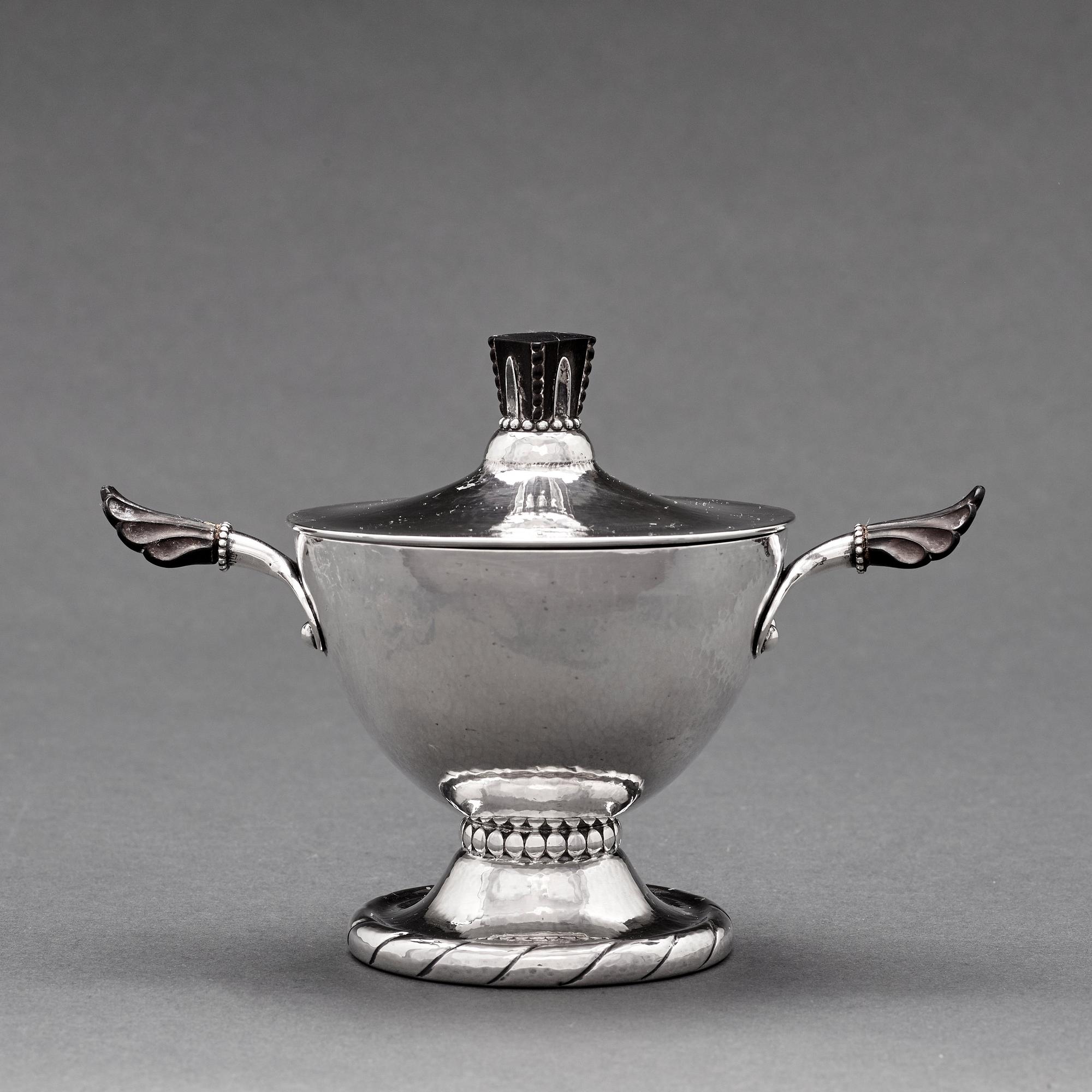 Georg Jensen, a 4 pieces coffee and tea service, Copenhagen 1915-19, 830/1000 silver. Design nr 88.