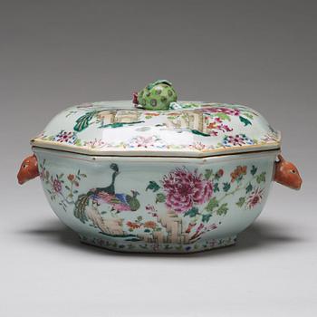 TERRIN med LOCK och FAT, kompaniporslin. Qingdynastin, Qianlong (1736-95).