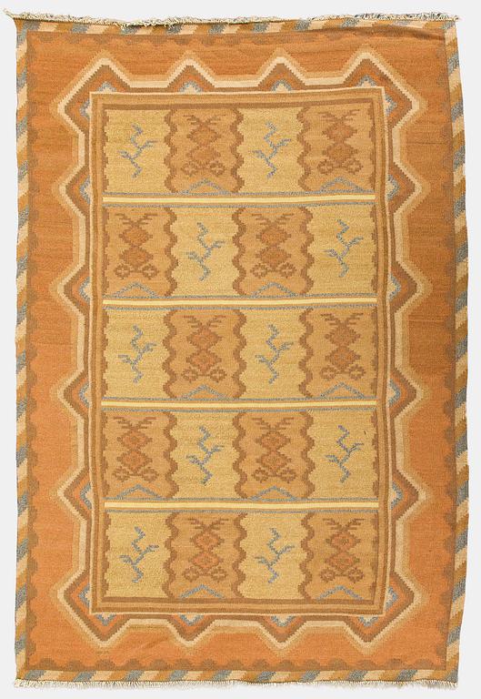 Aino Keinänen-Baeckmann, A 1920s Finnish flat weave carpet. Circa 300 x 203 cm.