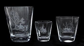 VASER, 3 st, glas. Signerade Tony Racov. 1900-talets andra hälft.