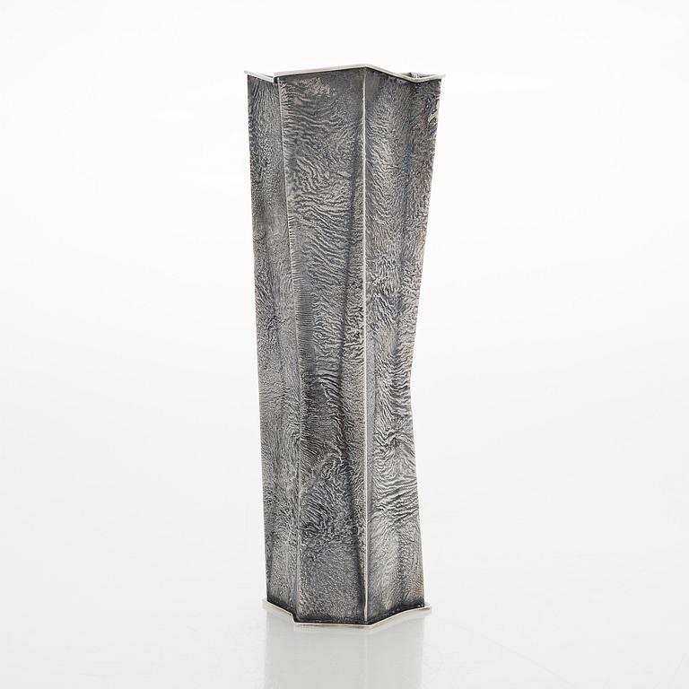 Tapio Wirkkala, a silver vase "TW 226", Kultakeskus, Hämeenlinna 1978.