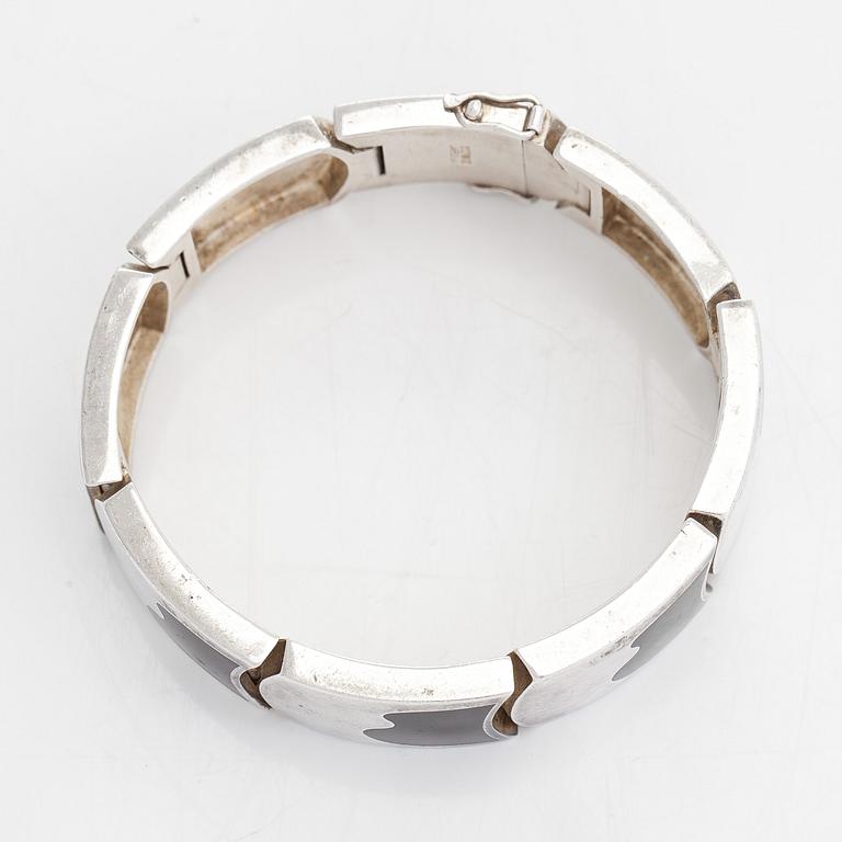 Juhani Linnovaara, armband, sterlingsilver och emalj, Lapponia 1974.