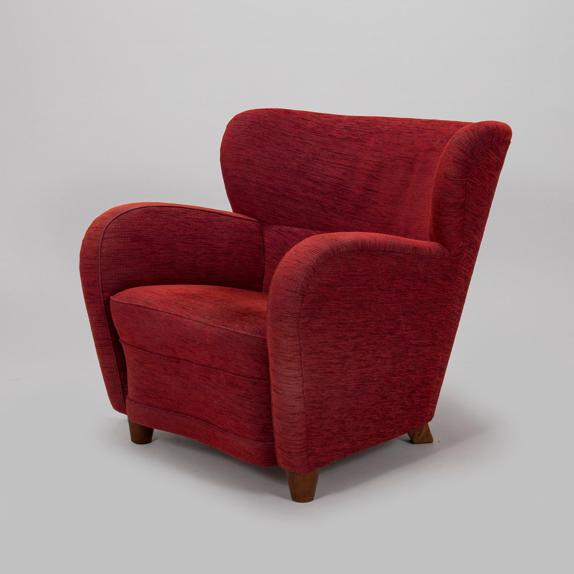 A mid-20th-century armchair.