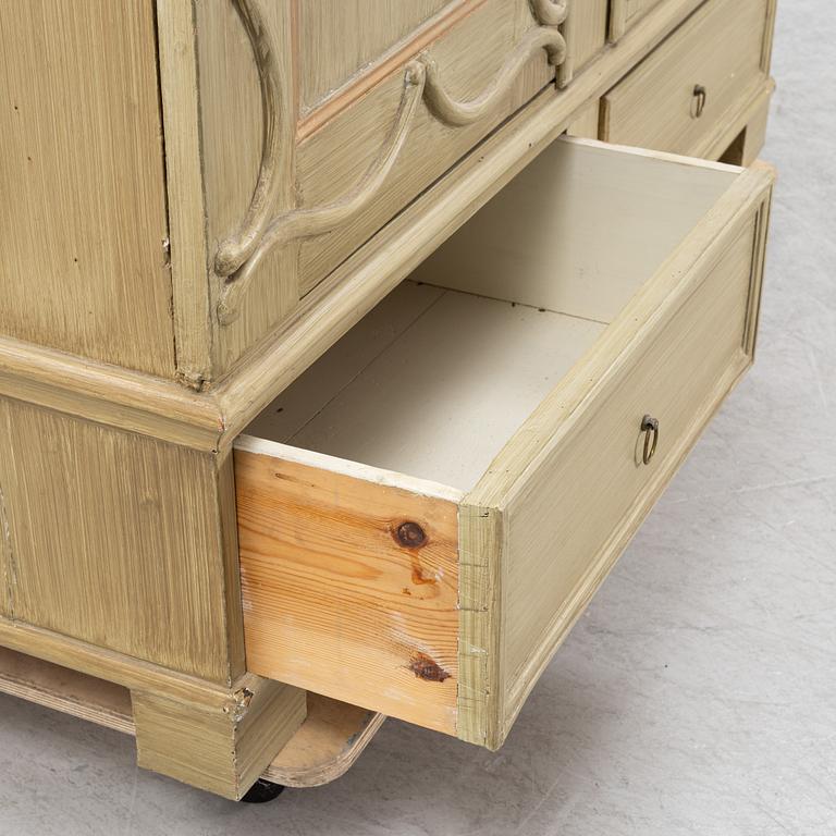 A painted cabinet 19th/20th Century.