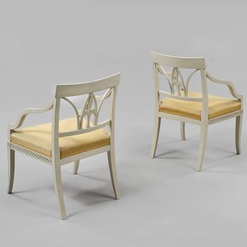 KARMSTOLAR, ett par, sengustavianska, Börge Sveningsson, Lindome, omkring sekelskiftet 1800.