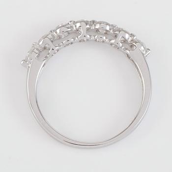 RING, 18K vitguld och diamanter tot ca 0.60 ct.