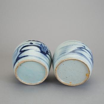 KRUS, 2 st, porslin, Kina, 1800-tal.