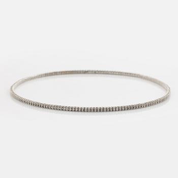 Tennishalsband, 14K vitguld, diamanter ca 5.52 ct tot. Med AIG-certifikat.