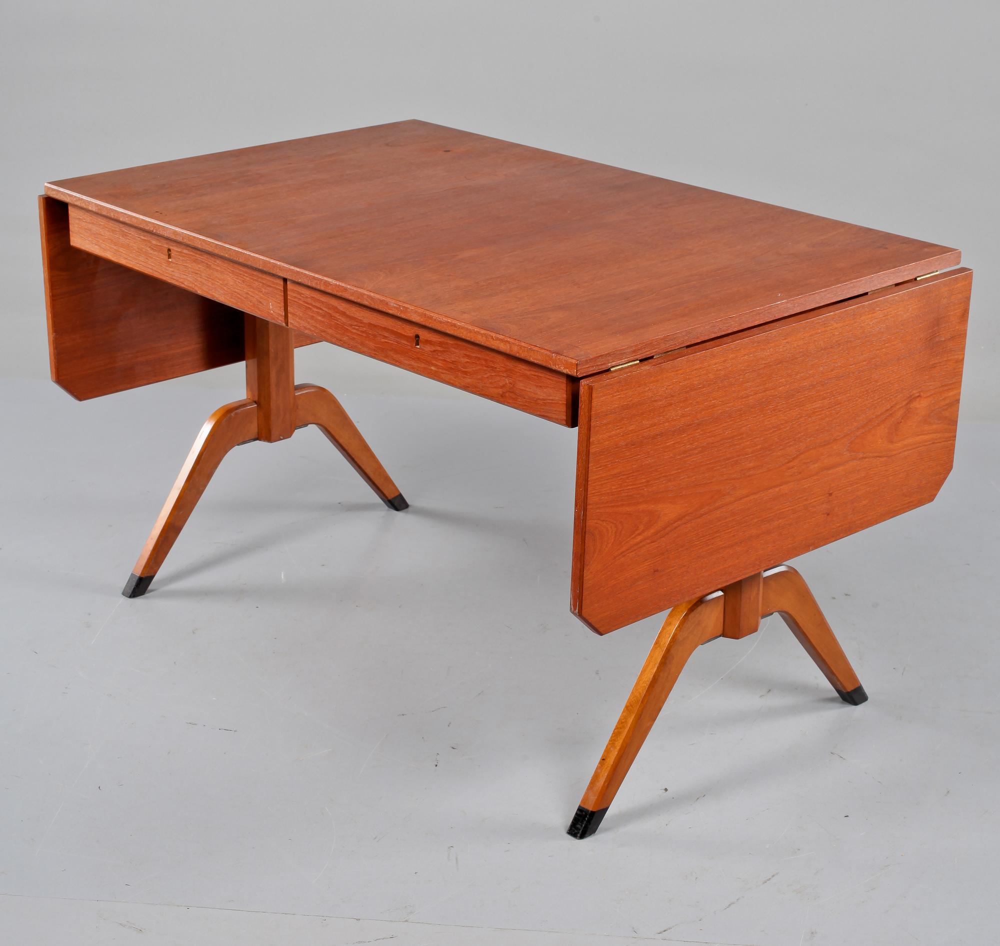 SKRIVBORD, 1900-talets mitt.