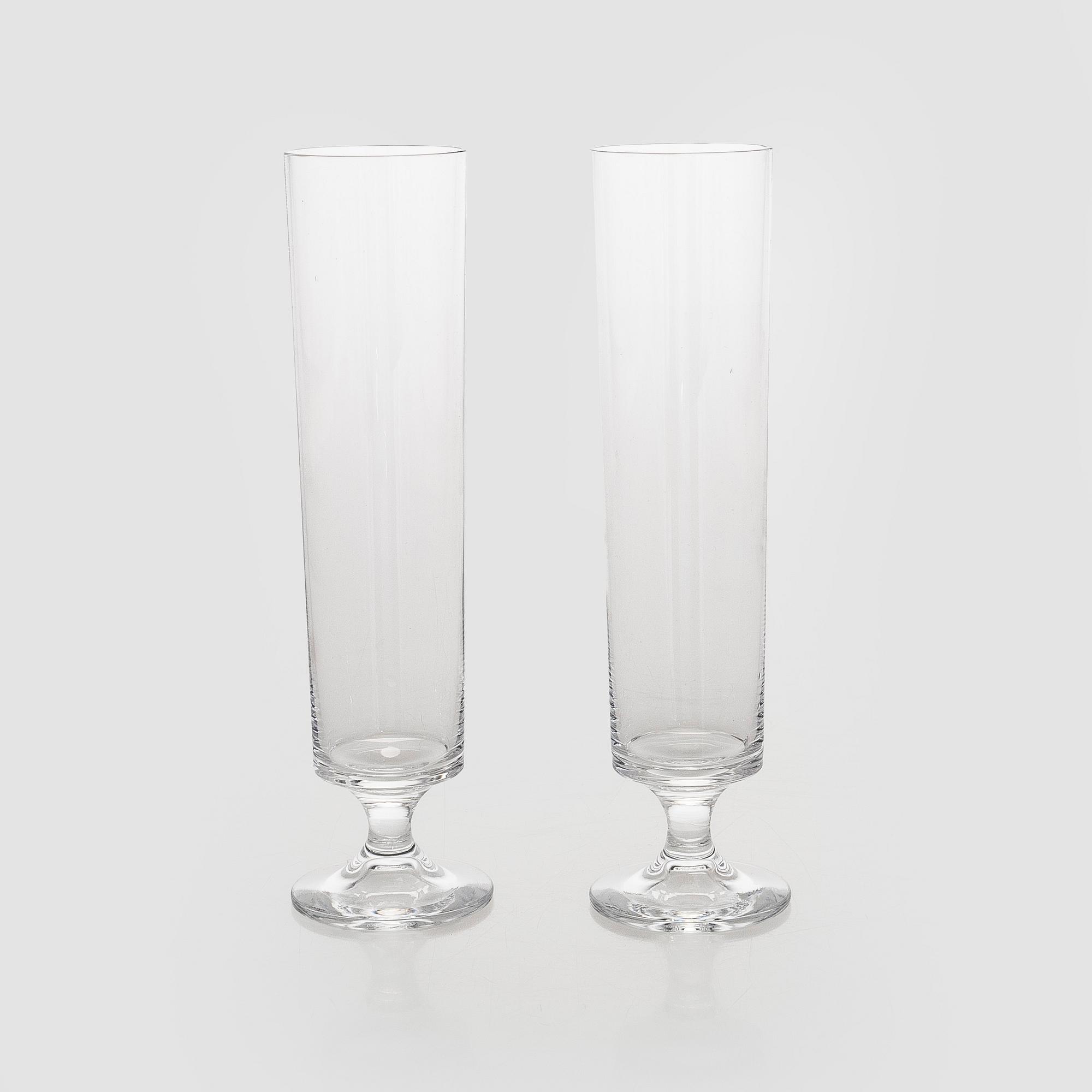 Tapio Wirkkala, A set of 17 champagne glasses 'Karelia', Iittala, in production 1965-1974.