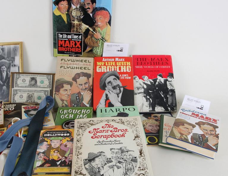 PARTI BRÖDERNA MARX-MEMORABILIA, bl a böcker o tidskrifter.