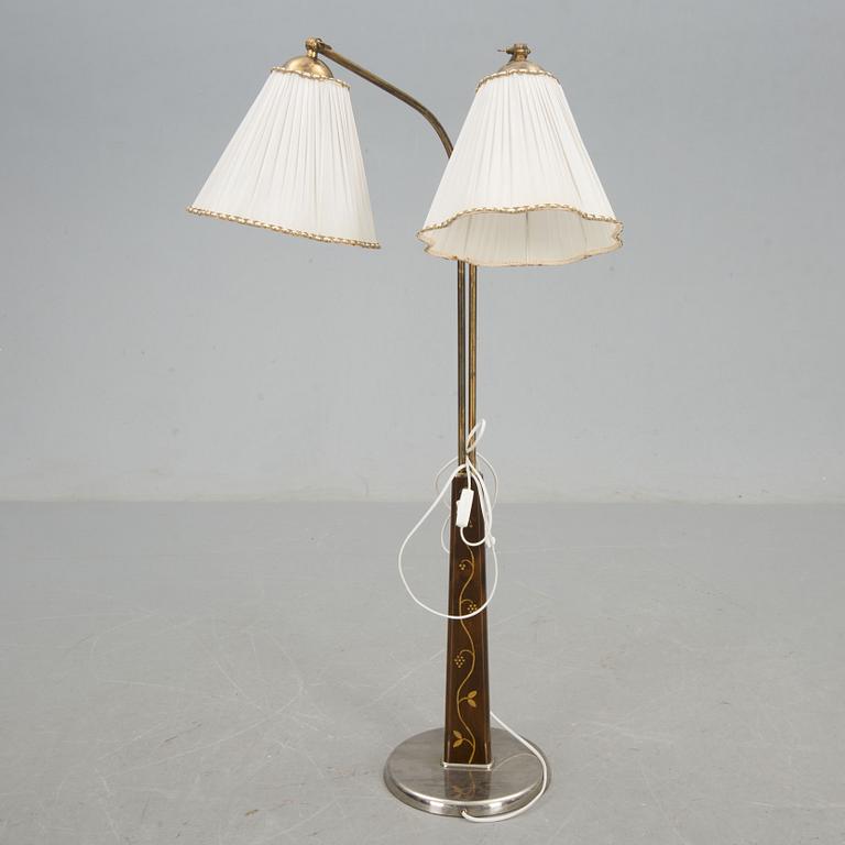 GOLVLAMPA, 1900-talets mitt.