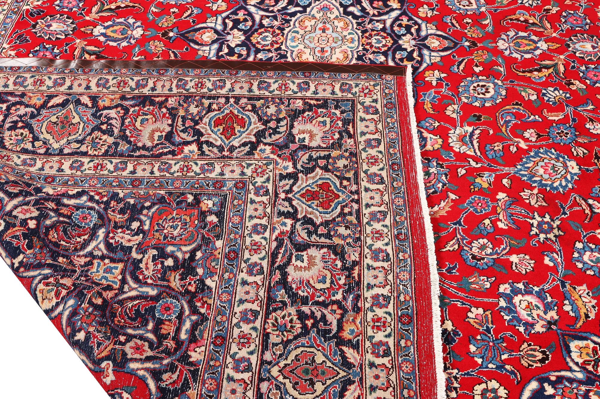 A Keshan carpet, c. 390 x 290 cm.