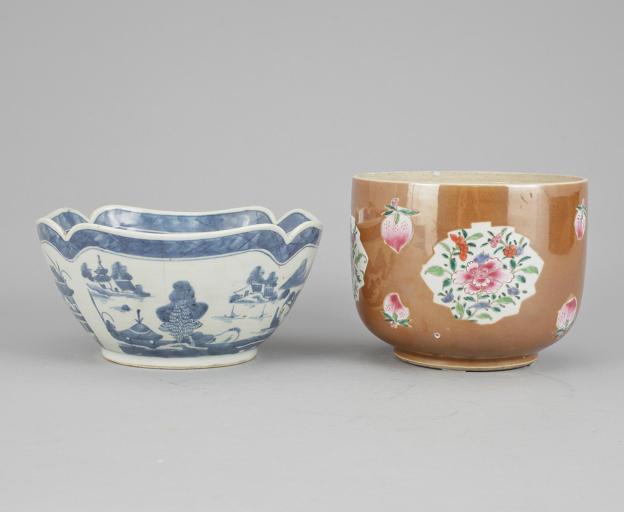 YTTERFODER SAMT SKÅL, 2 st, porslin, Kina Qingdynastin, 1700-1800-tal.