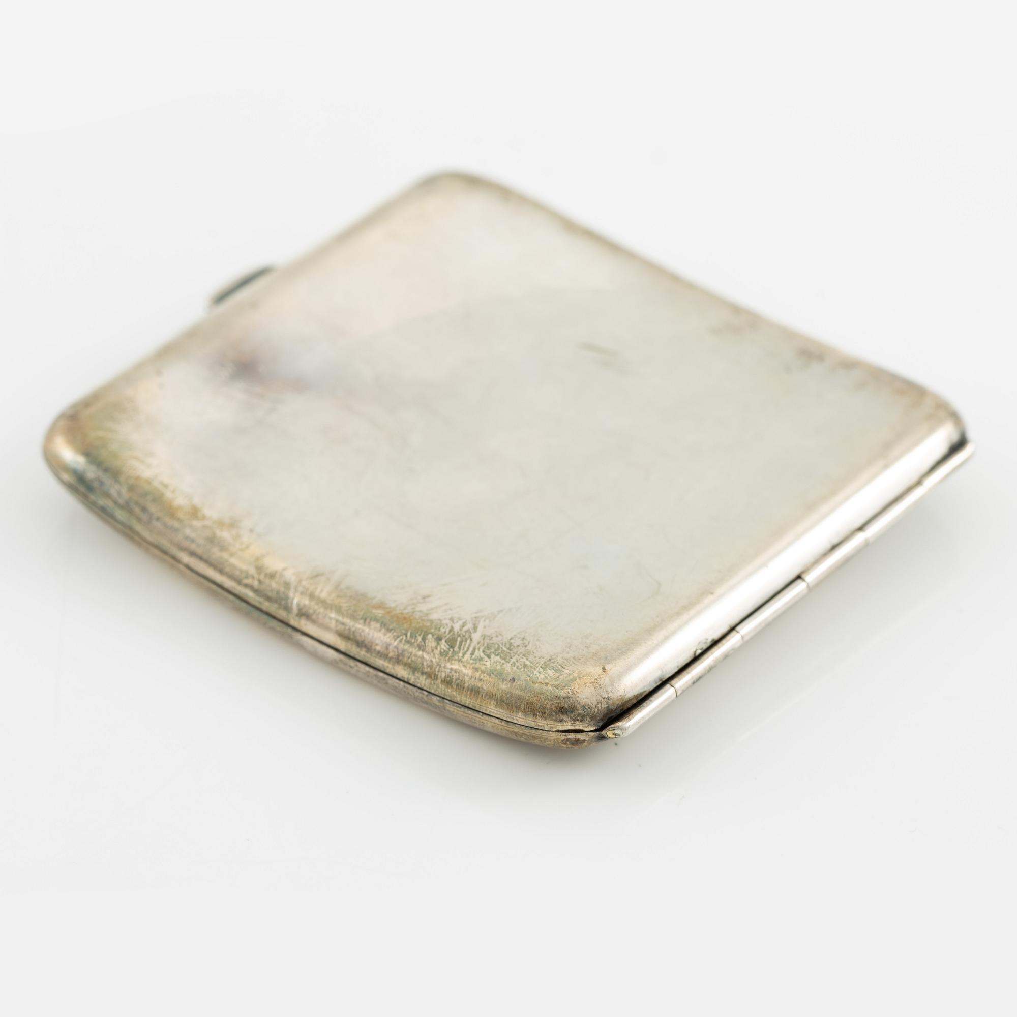 Etui, silver, Japan, 1900-talets första del. Vikt 112 gram.