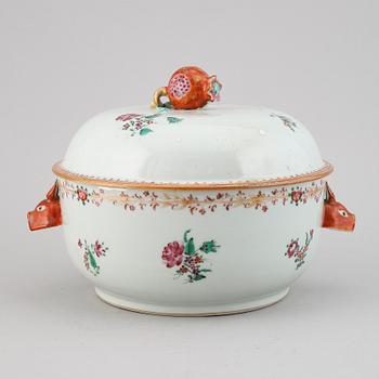 TERRIN med LOCK, kompaniporslin. Qingdynastin, Qianlong (1736-95).