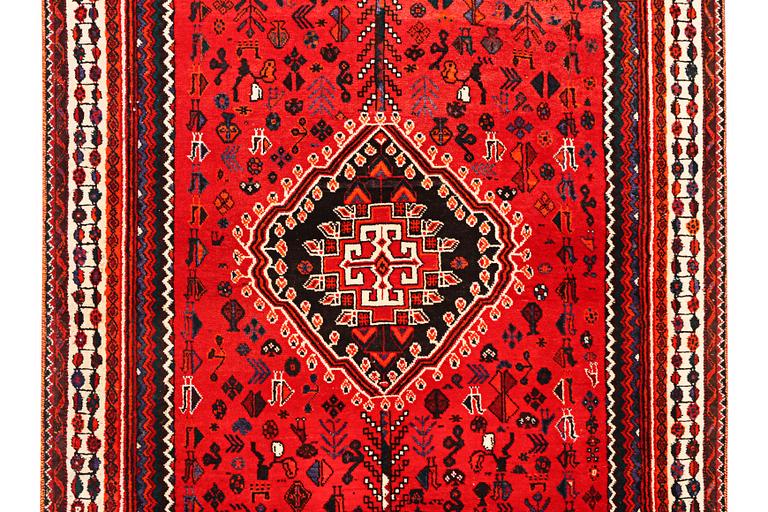 A Qashghai carpet, c. 280 x 183 cm.
