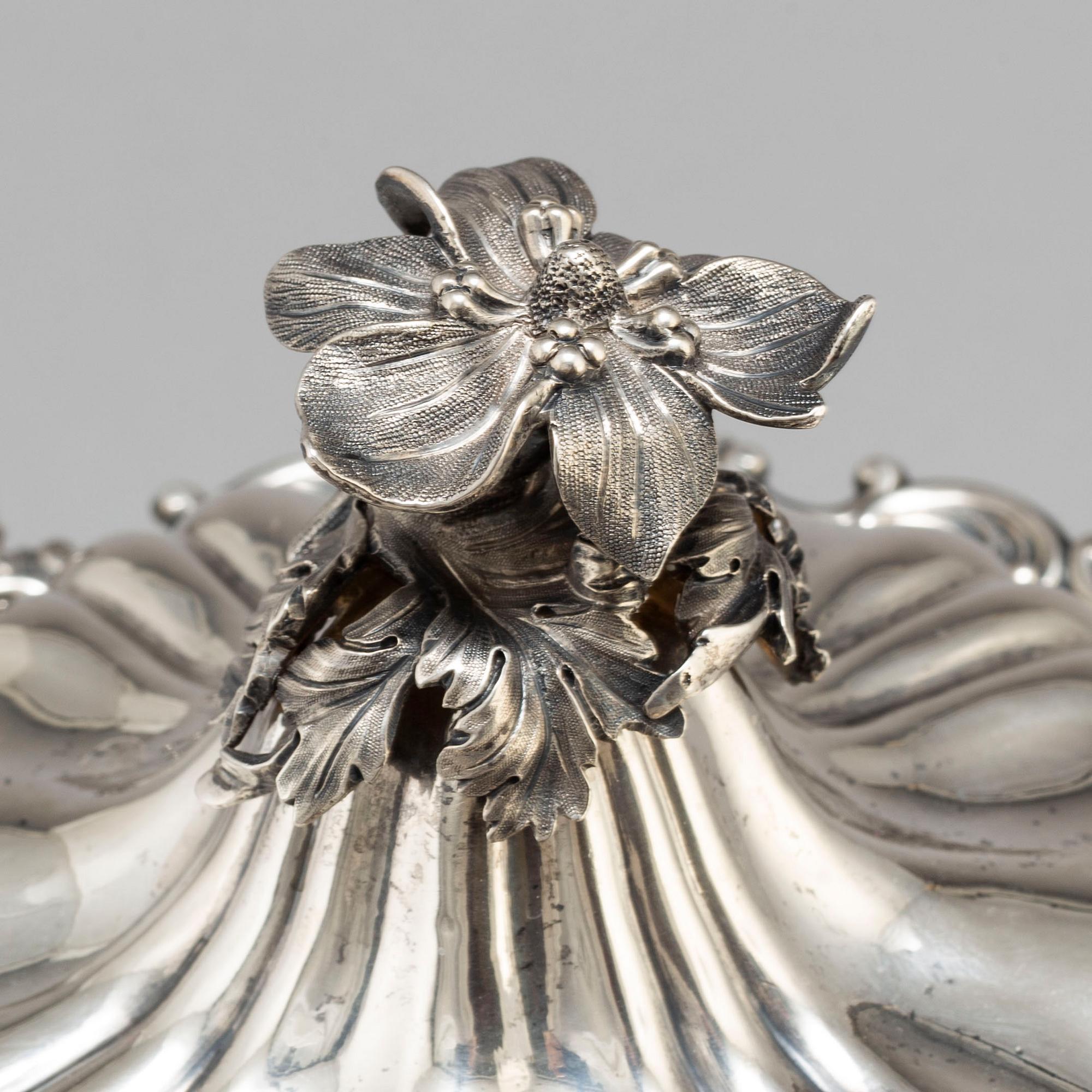 A Swedish 19th century silver sugar bowl and cover, mark of Gustaf Möllenborg, Stockholm 1846.