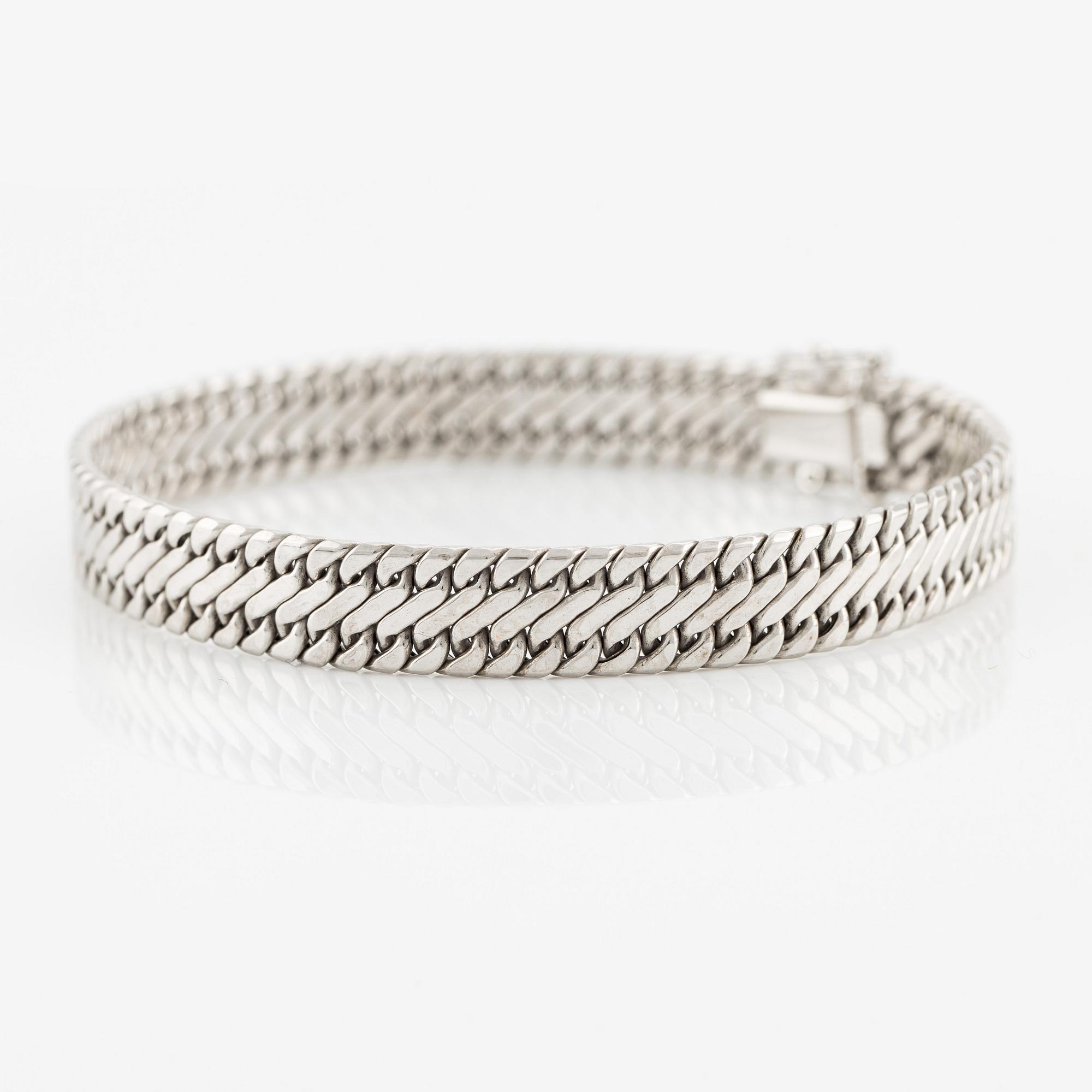 Bracelet 18K white gold.