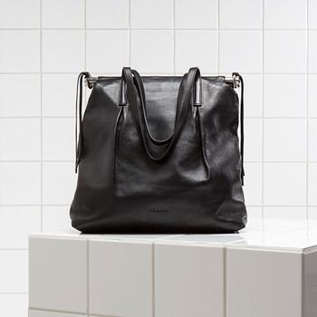 VÄSKA, Prada.