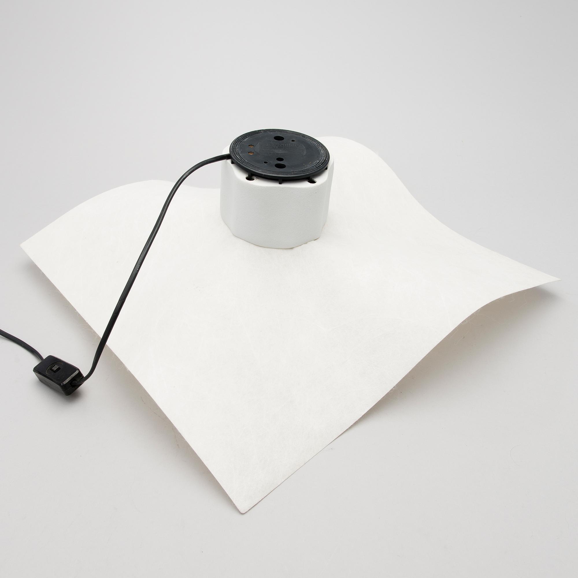 MARIO BELLINI, pöytävalaisin, "Area", Artemide, Italia. 1970-luku.