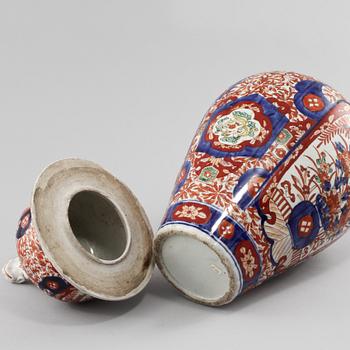 LOCKURNA, porslin, Japan, omkring sekelskiftet 1900.