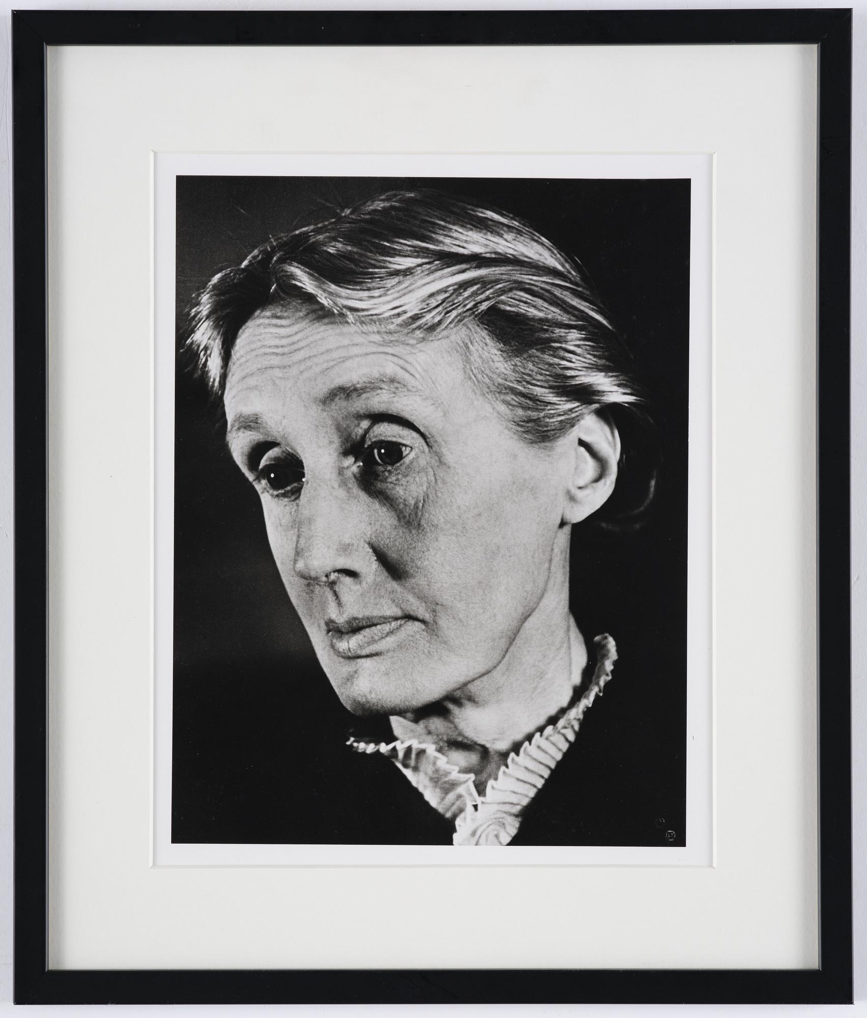 Gisèle Freund, "Virginia Woolf, London, 1939".