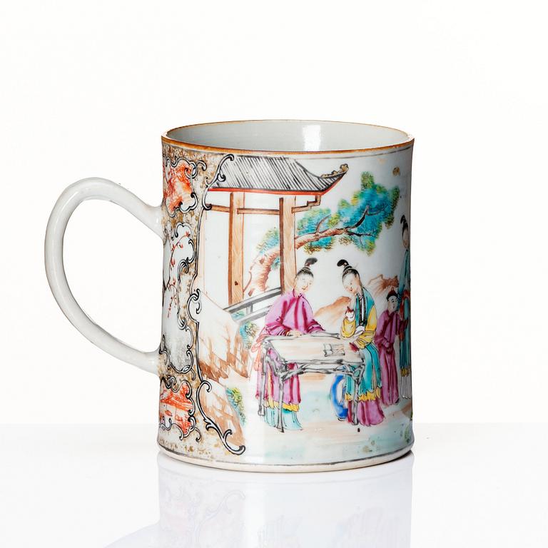 A large famille rose tankard, Qing dynasty, Qianlong (1736-95).