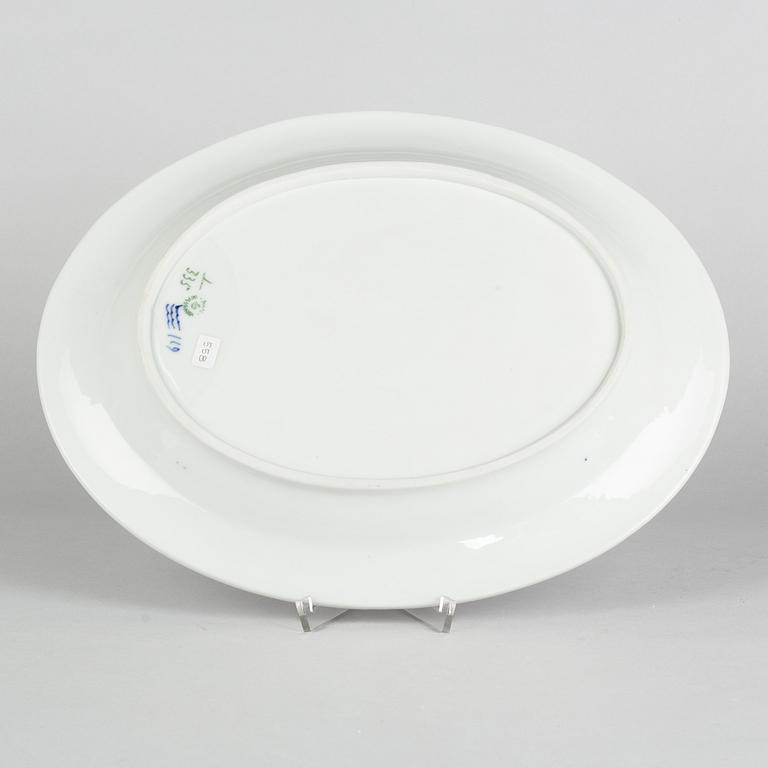 A 'Blue Fluted Plain' porcelain serving dish, Royal Copenhagen, model 335, 1898-1923.