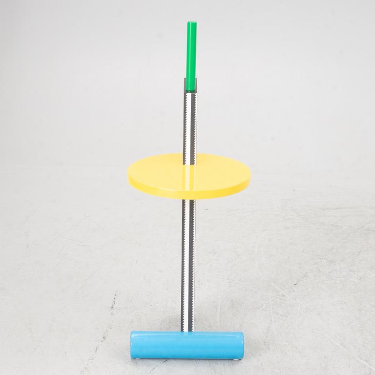 Michele De Lucchi, side table, "Flamingo", Memphis, Milano.