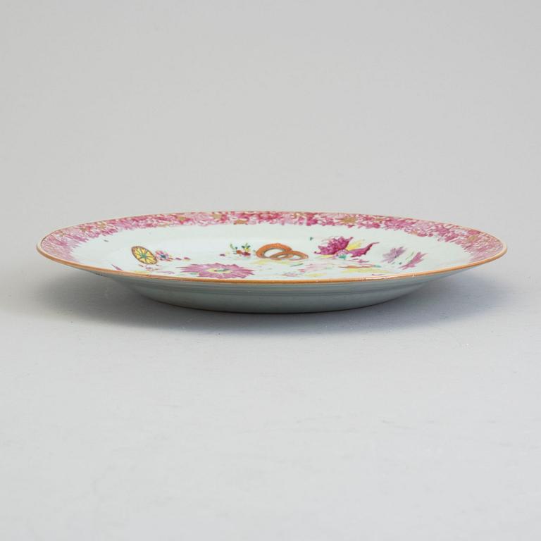 A famille rose 'pseudo tobacco leaf' plate, Qing dynasty, Qianlong (1736-95).