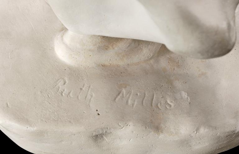 RUTH MILLES, gips, sign.