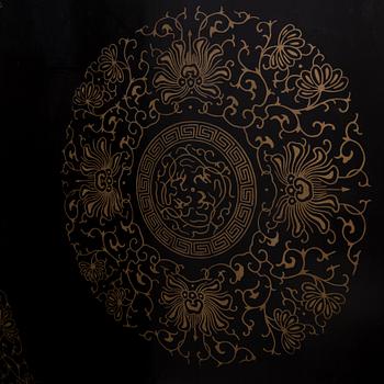 A chinese screen with stone inlay, first half of the 20th Century.