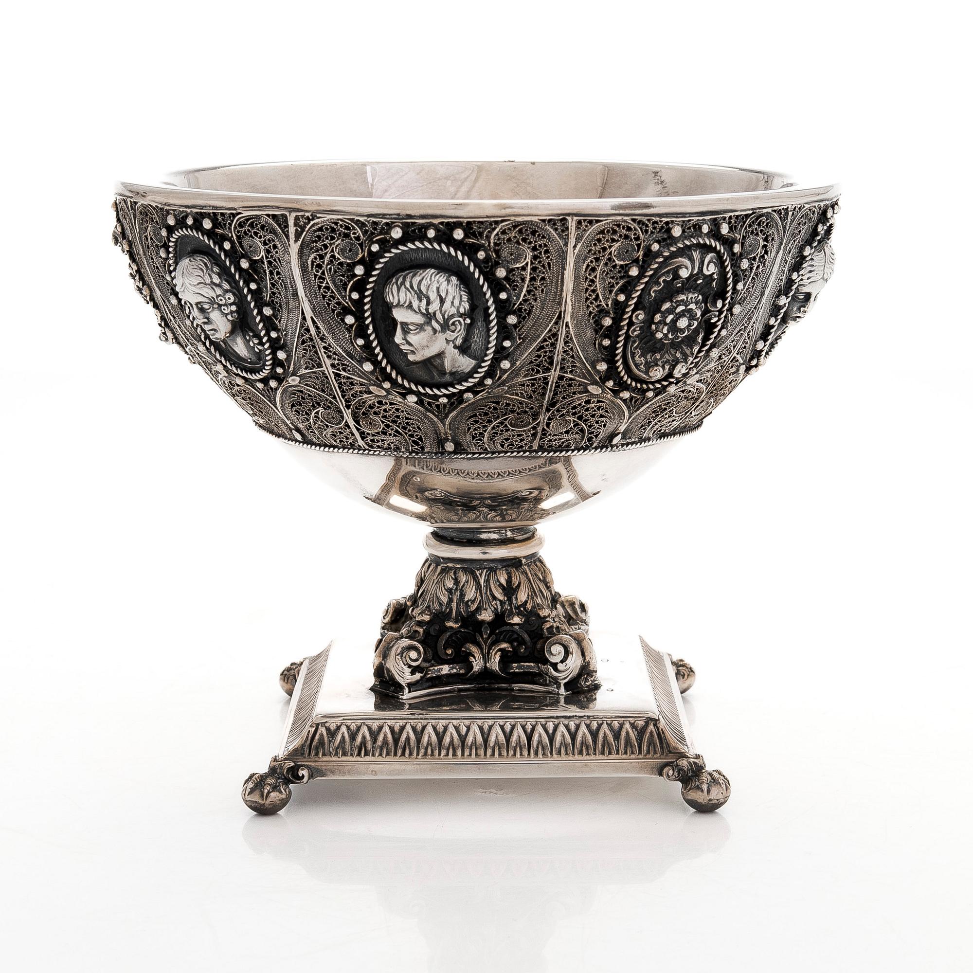 Skål på fot, silver, Spanien, efter 1934.