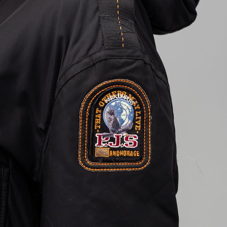 a Parajumpers W Kodiak parka, size XL.