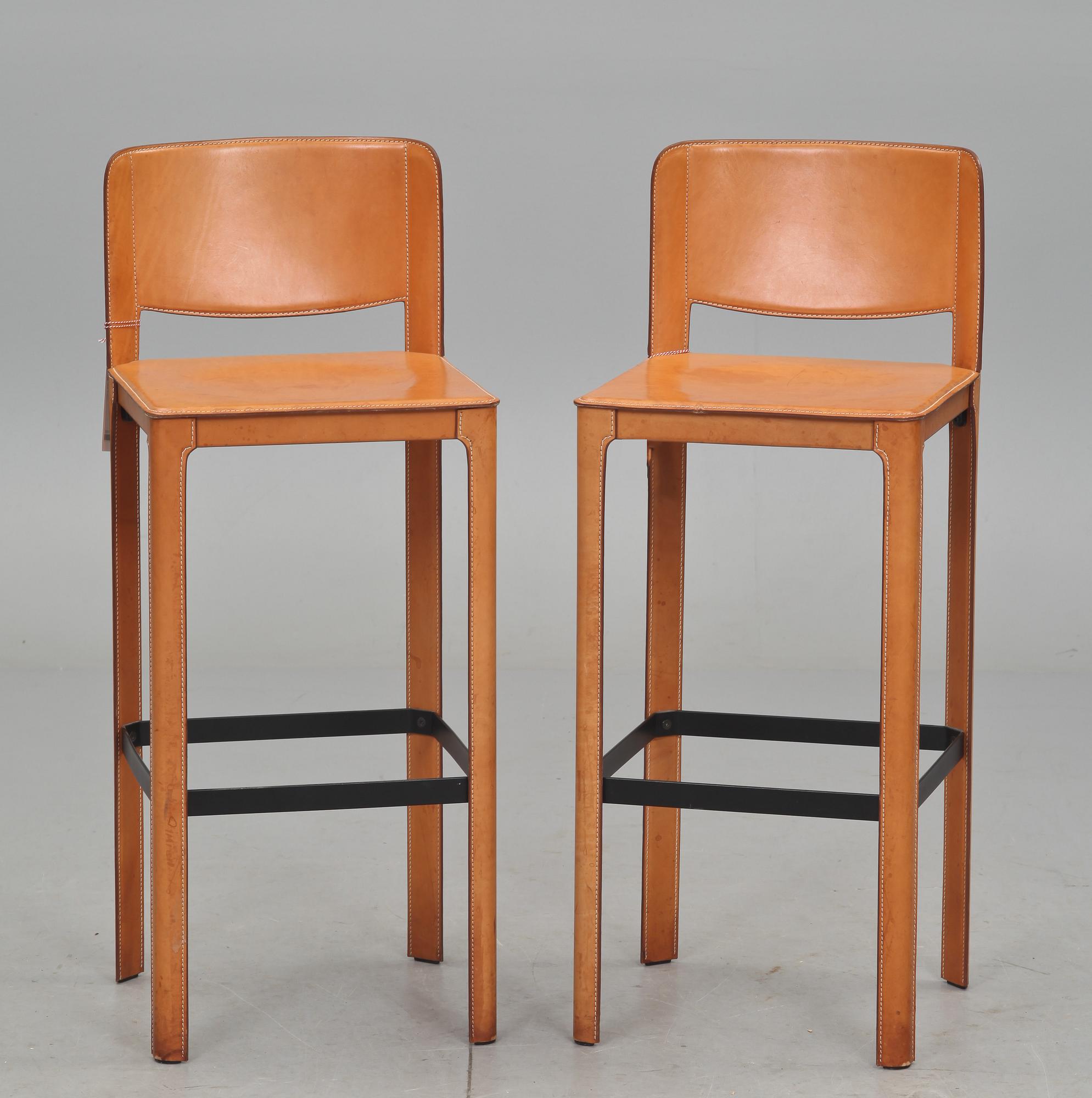 BARSTOLAR, ett par. Matteo Grassi.